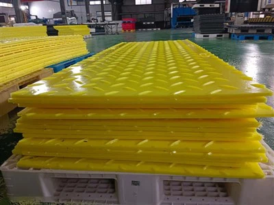 Постелки за трева за тежко оборудване